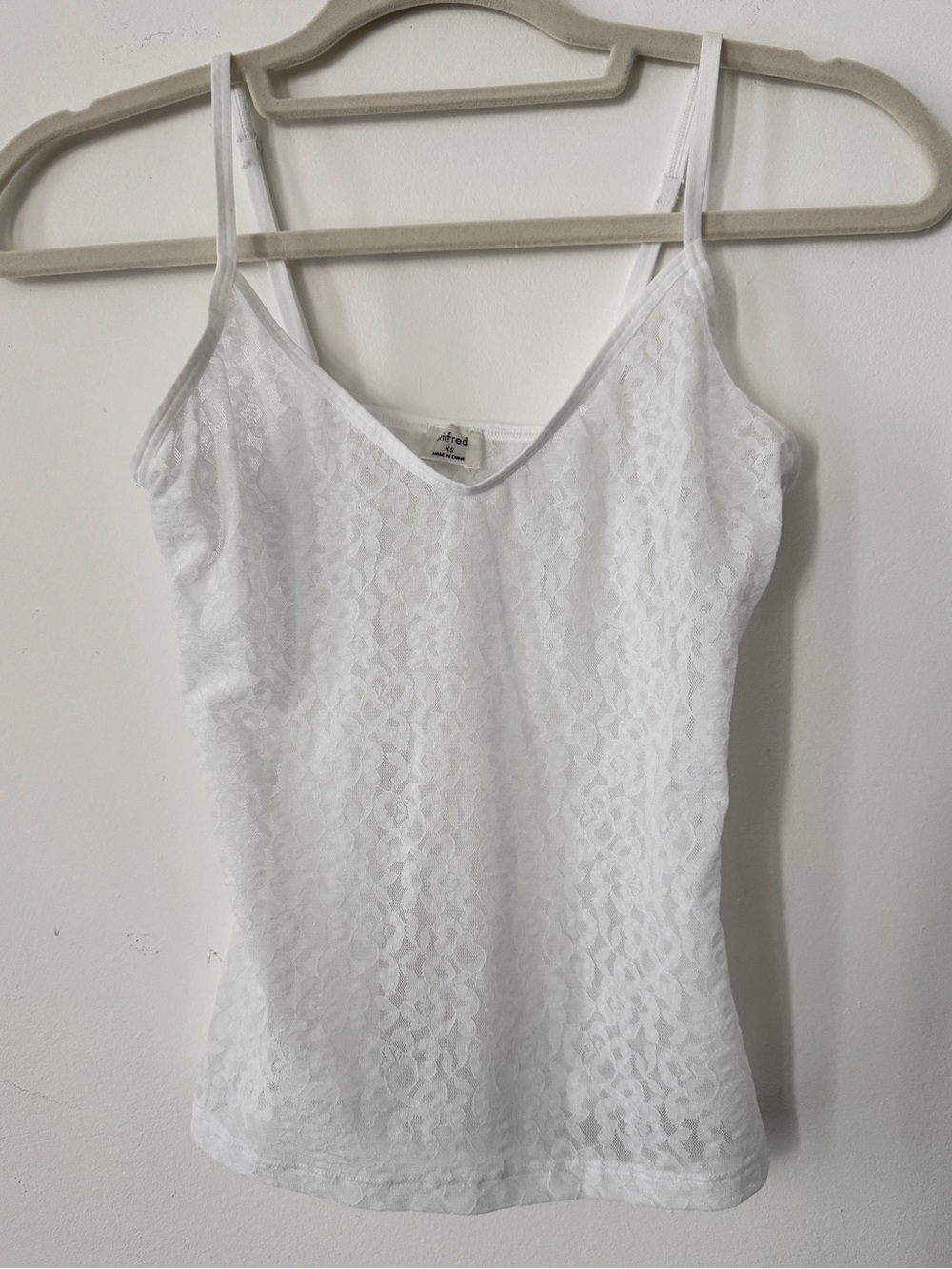 Aritzia Wilfred Marmalade Tank Top - White Lace V-Neck Camisole